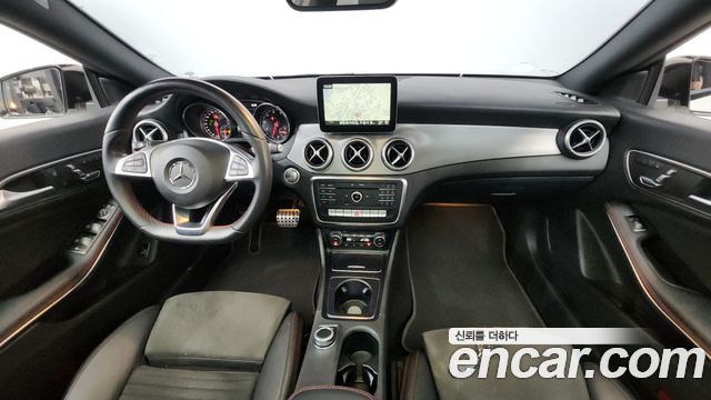 Mercedes-Benz CLA-Class CLA250 4MATIC AMG Line