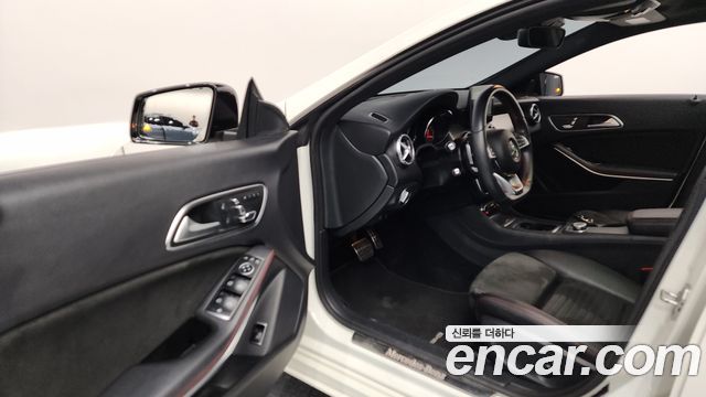 Mercedes-Benz CLA-Class CLA250 4MATIC AMG Line