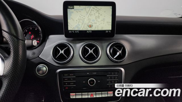 Mercedes-Benz CLA-Class CLA250 4MATIC AMG Line