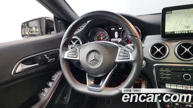 Mercedes-Benz CLA-Class CLA250 4MATIC AMG Line