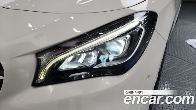 Mercedes-Benz CLA-Class CLA250 4MATIC AMG Line