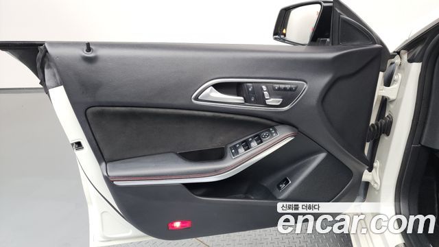 Mercedes-Benz CLA-Class CLA250 4MATIC AMG Line