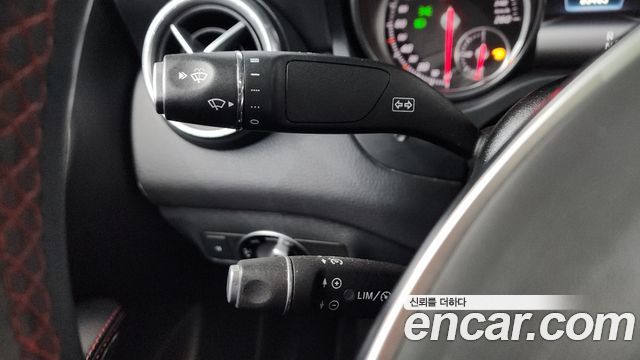 Mercedes-Benz CLA-Class CLA250 4MATIC AMG Line
