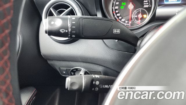 Mercedes-Benz CLA-Class CLA250 4MATIC AMG Line