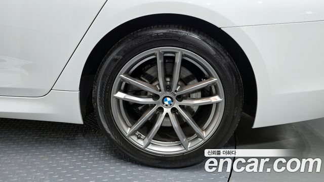 BMW 5-Series 520d xDrive M Sport Package Plus