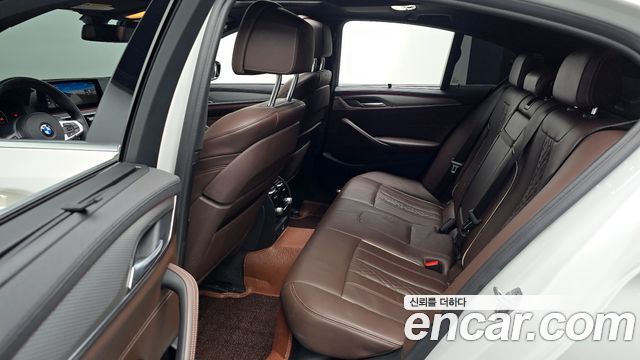 BMW 5-Series 520d xDrive M Sport Package Plus