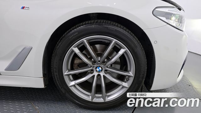 BMW 5-Series 520d xDrive M Sport Package Plus