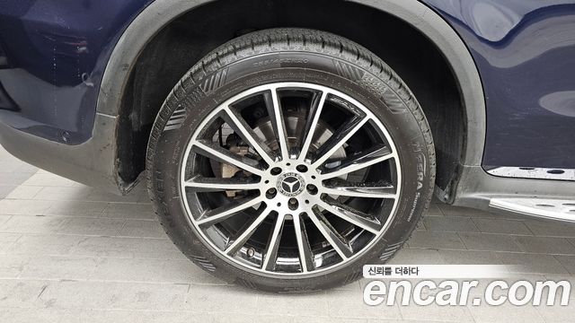 Mercedes-Benz GLC-Class GLC300 4MATIC AMG Line