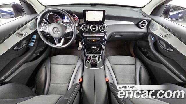 Mercedes-Benz GLC-Class GLC300 4MATIC AMG Line