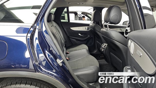 Mercedes-Benz GLC-Class GLC300 4MATIC AMG Line