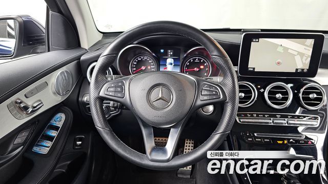 Mercedes-Benz GLC-Class GLC300 4MATIC AMG Line