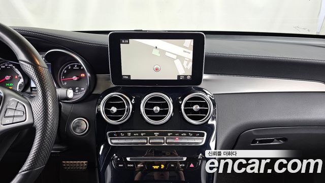 Mercedes-Benz GLC-Class GLC300 4MATIC AMG Line