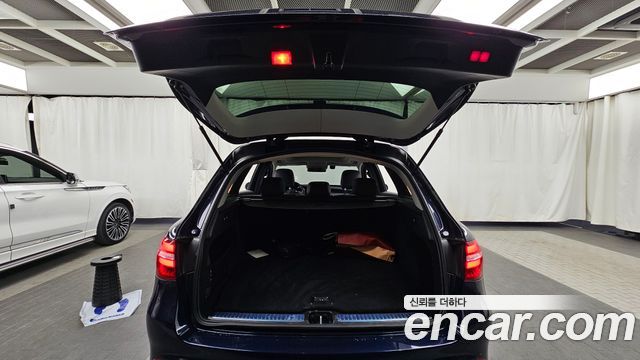Mercedes-Benz GLC-Class GLC300 4MATIC AMG Line