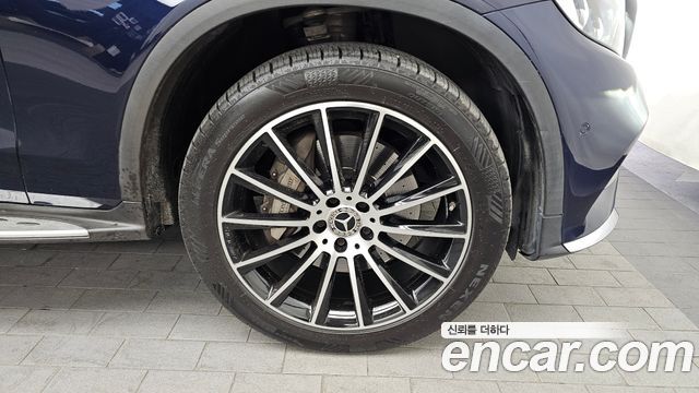 Mercedes-Benz GLC-Class GLC300 4MATIC AMG Line