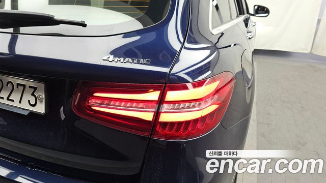 Mercedes-Benz GLC-Class GLC300 4MATIC AMG Line