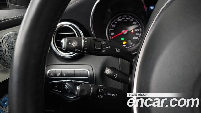Mercedes-Benz GLC-Class GLC300 4MATIC AMG Line