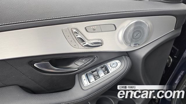 Mercedes-Benz GLC-Class GLC300 4MATIC AMG Line