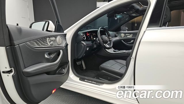 Mercedes-Benz E-Class E350 4MATIC AMG Line