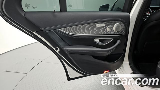 Mercedes-Benz E-Class E350 4MATIC AMG Line