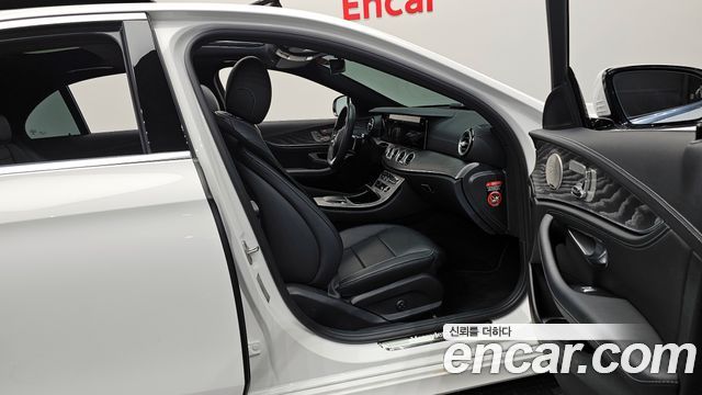 Mercedes-Benz E-Class E350 4MATIC AMG Line