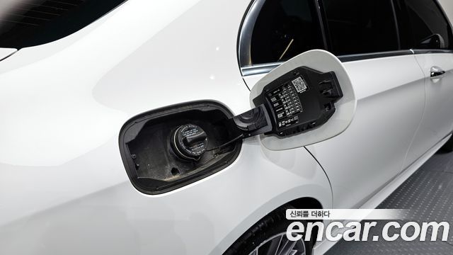 Mercedes-Benz E-Class E350 4MATIC AMG Line