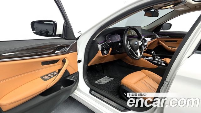 BMW 5-Series 520i Luxury