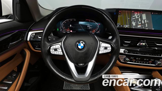 BMW 5-Series 520i Luxury