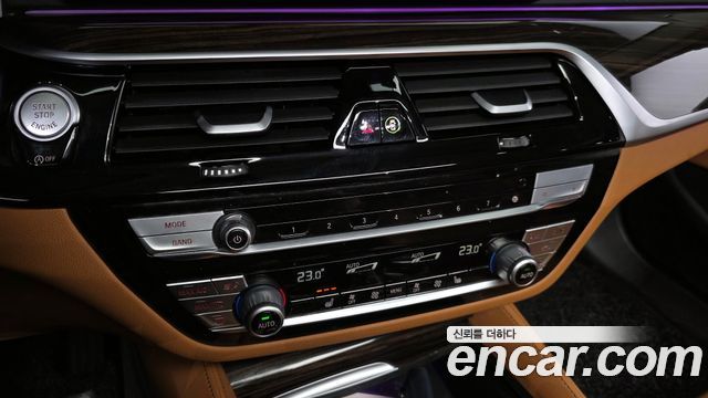 BMW 5-Series 520i Luxury