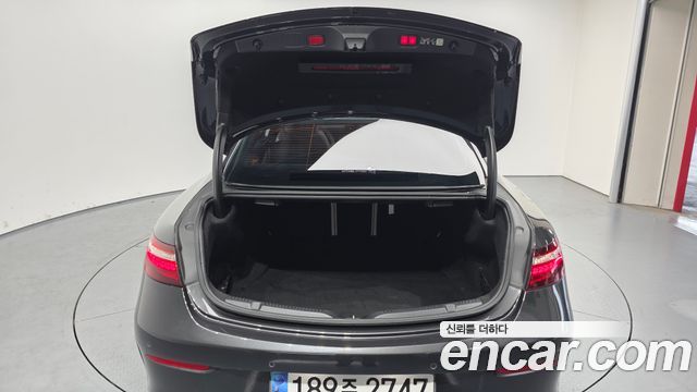 Mercedes-Benz E-Class E300d 4MATIC Coupe