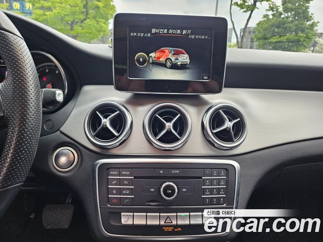 Mercedes-Benz GLA-Class GLA220