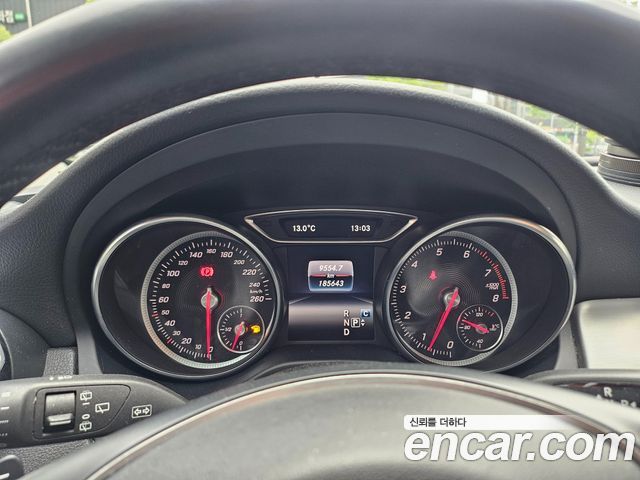 Mercedes-Benz GLA-Class GLA220
