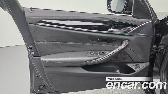 BMW 5-Series 520d Luxury Special Edition