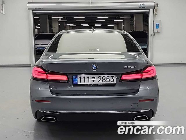 BMW 5-Series 520i Luxury