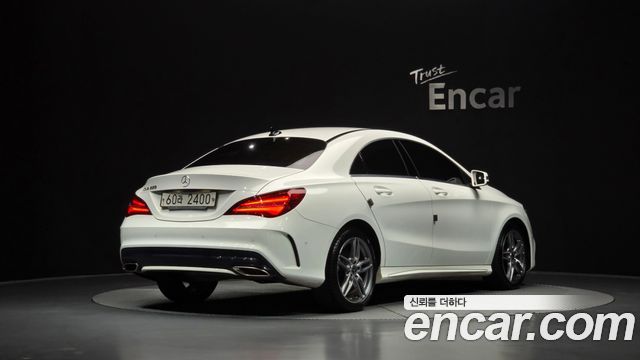 Mercedes-Benz CLA-Class CLA220 AMG Line