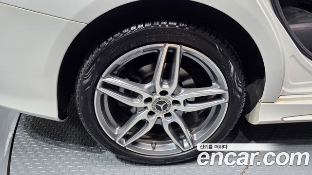 Mercedes-Benz CLA-Class CLA220 AMG Line