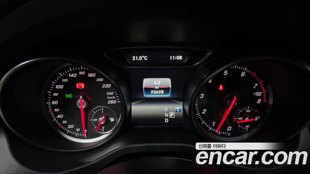 Mercedes-Benz CLA-Class CLA220 AMG Line
