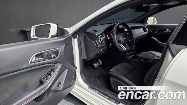 Mercedes-Benz CLA-Class CLA220 AMG Line