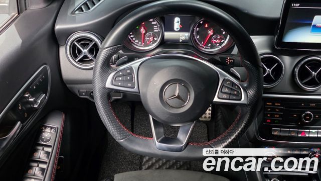 Mercedes-Benz CLA-Class CLA220 AMG Line