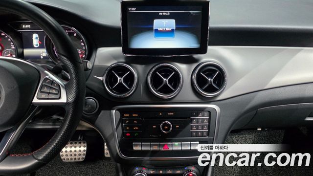 Mercedes-Benz CLA-Class CLA220 AMG Line