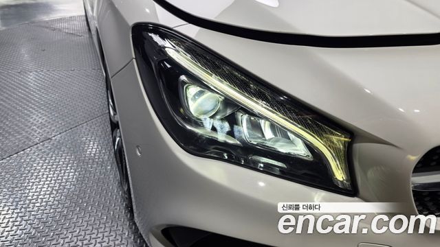 Mercedes-Benz CLA-Class CLA220 AMG Line