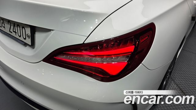 Mercedes-Benz CLA-Class CLA220 AMG Line