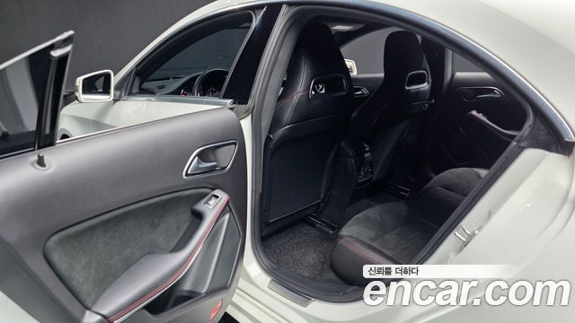 Mercedes-Benz CLA-Class CLA220 AMG Line