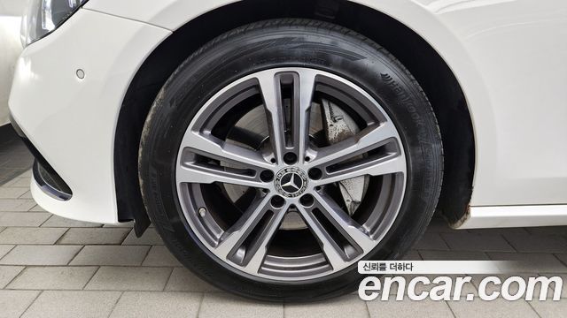 Mercedes-Benz E-Class E350 4MATIC Avantgarde