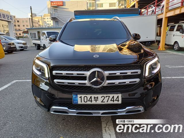 Mercedes-Benz GLB-Class GLB220