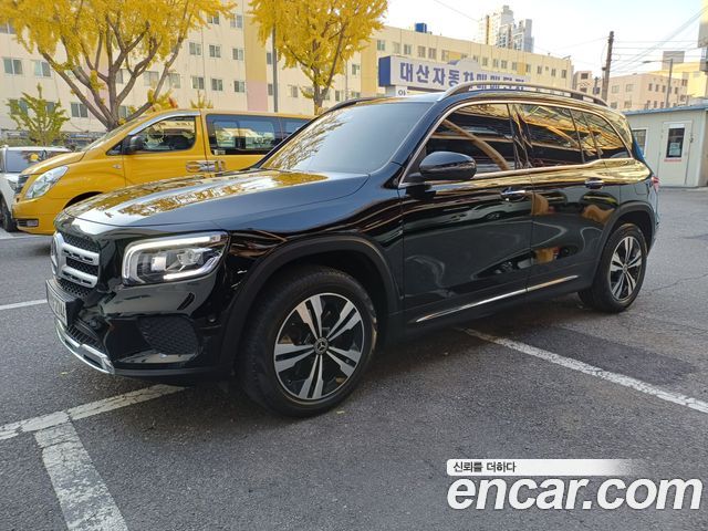 Mercedes-Benz GLB-Class GLB220
