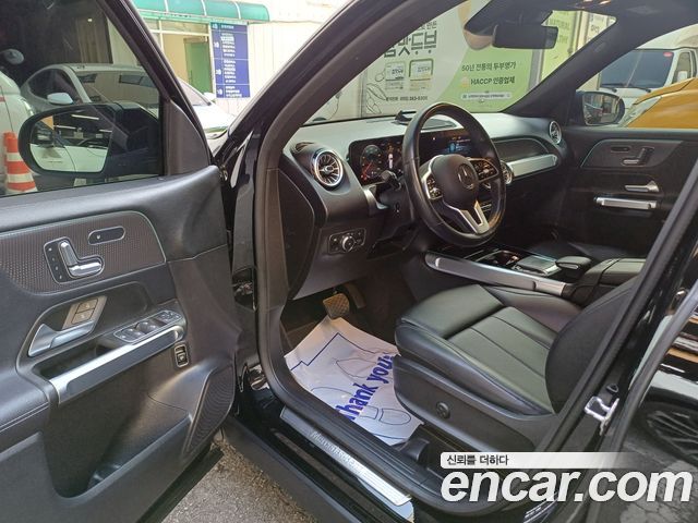 Mercedes-Benz GLB-Class GLB220