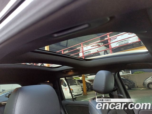 Mercedes-Benz GLB-Class GLB220
