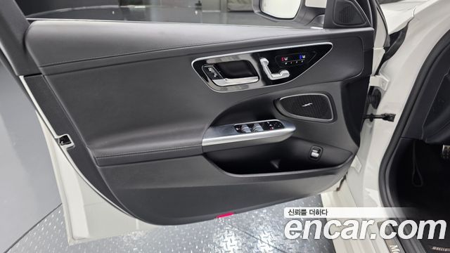 Mercedes-Benz C-Class C300 4MATIC AMG Line