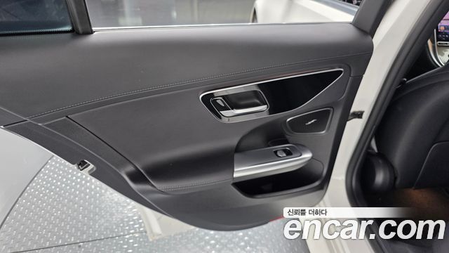 Mercedes-Benz C-Class C300 4MATIC AMG Line