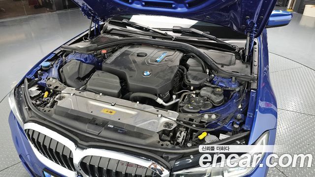 BMW 3-Series 330e M Sport